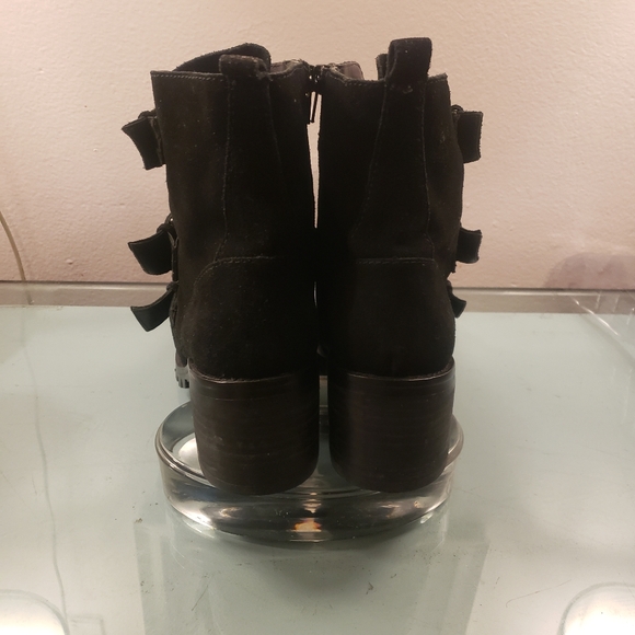 Crown Vintage Asisa Genuine Suede Bootie, Size 8M, Black NWOB - Picture 5 of 6